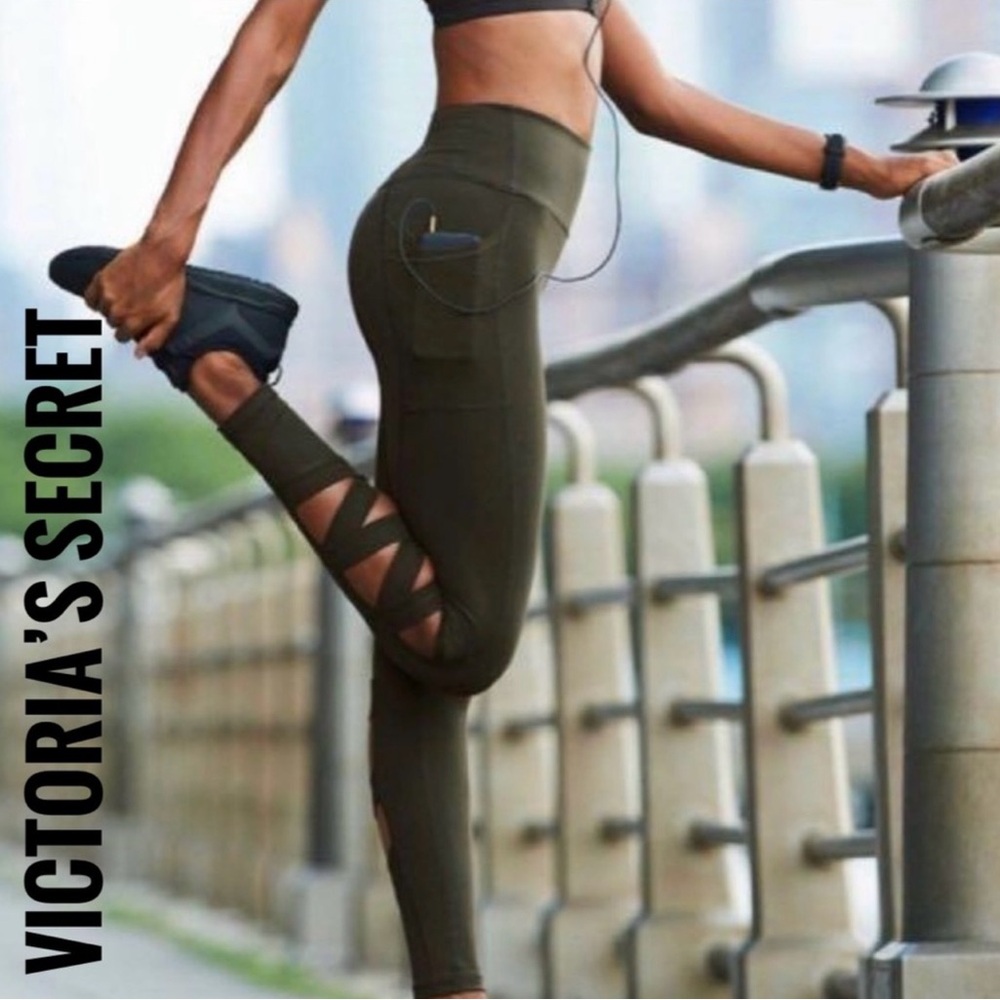 Victoria's Secret Size Medium Black High-Waist Ankle  Crisscross Strap Leggings